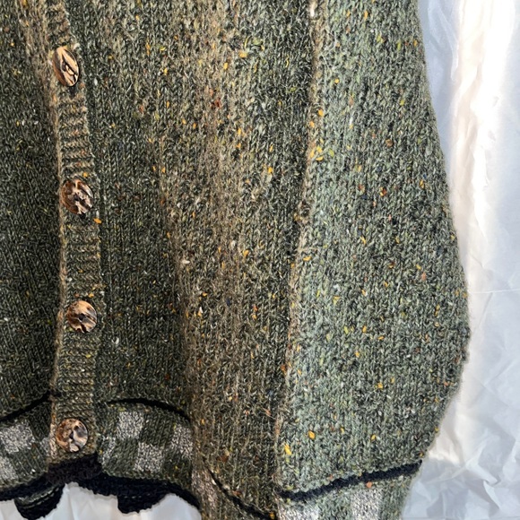 Roisin Ouoh Ireland Women’s Cardigan Button Front Sweater Pure New Wool Green - Picture 6 of 6